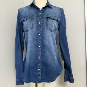 Tahari Denim Shirt Womens Small Snap Button Western Chambray Jean Long Sleeve